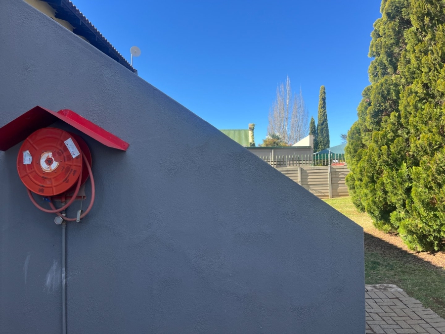 2 Bedroom Property for Sale in Van Der Hoff Park North West